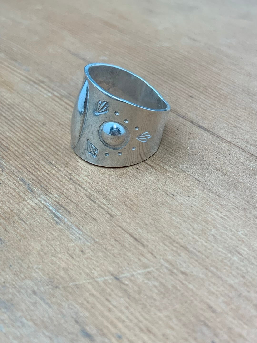 Oval Bump Out Ring