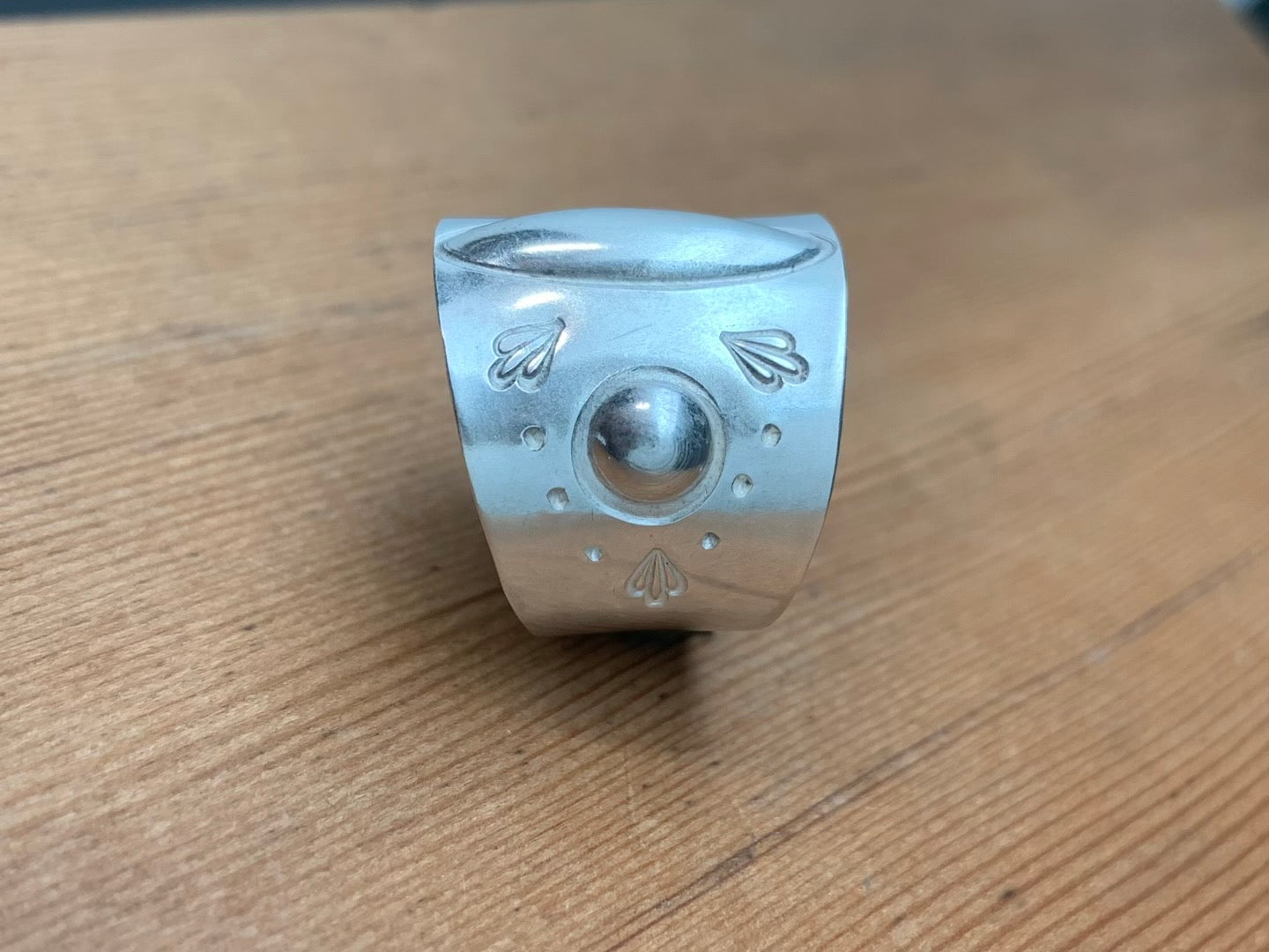 Oval Bump Out Ring